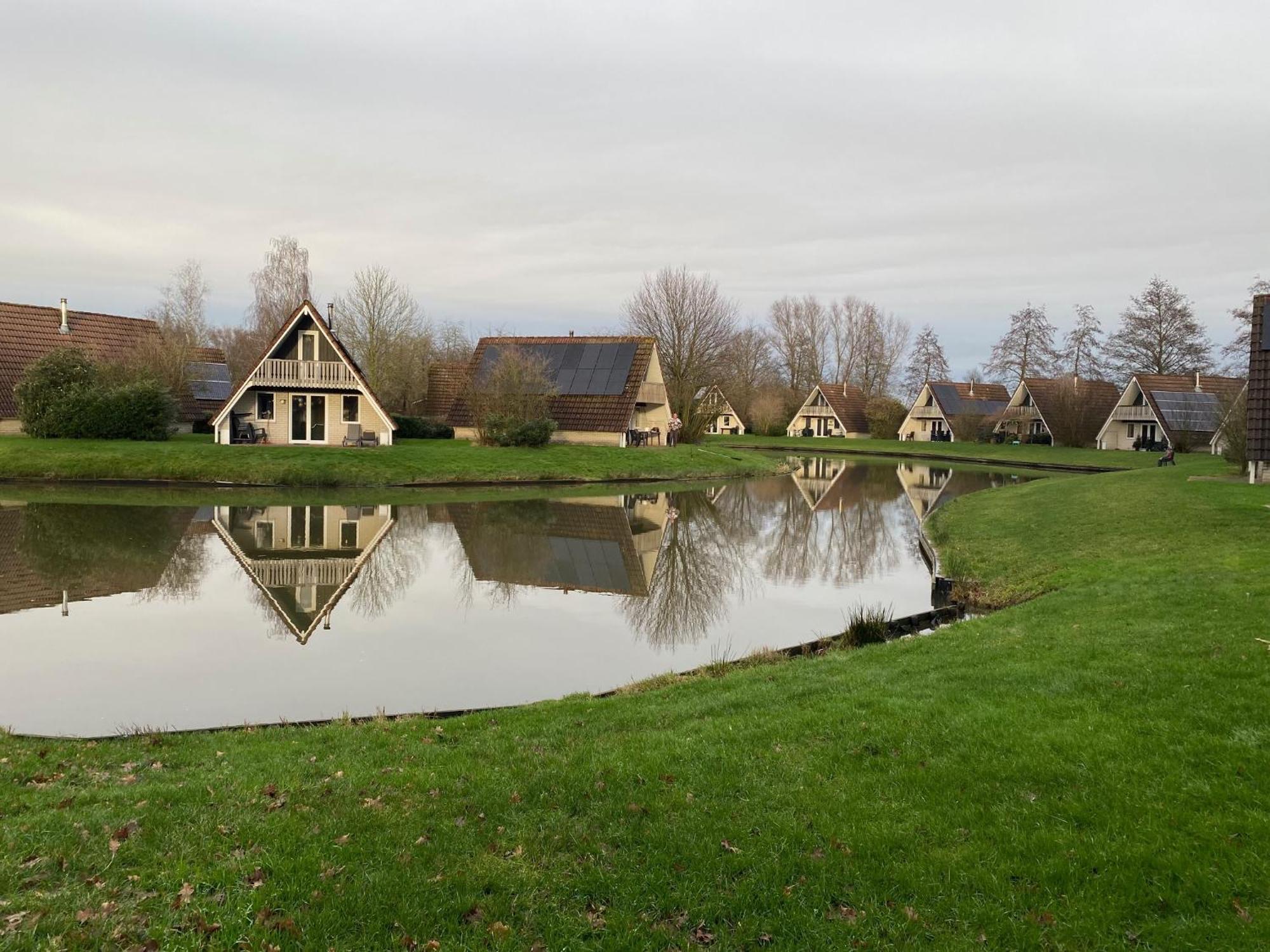 Bungalows In Het Holt Gramsbergen Chambre photo